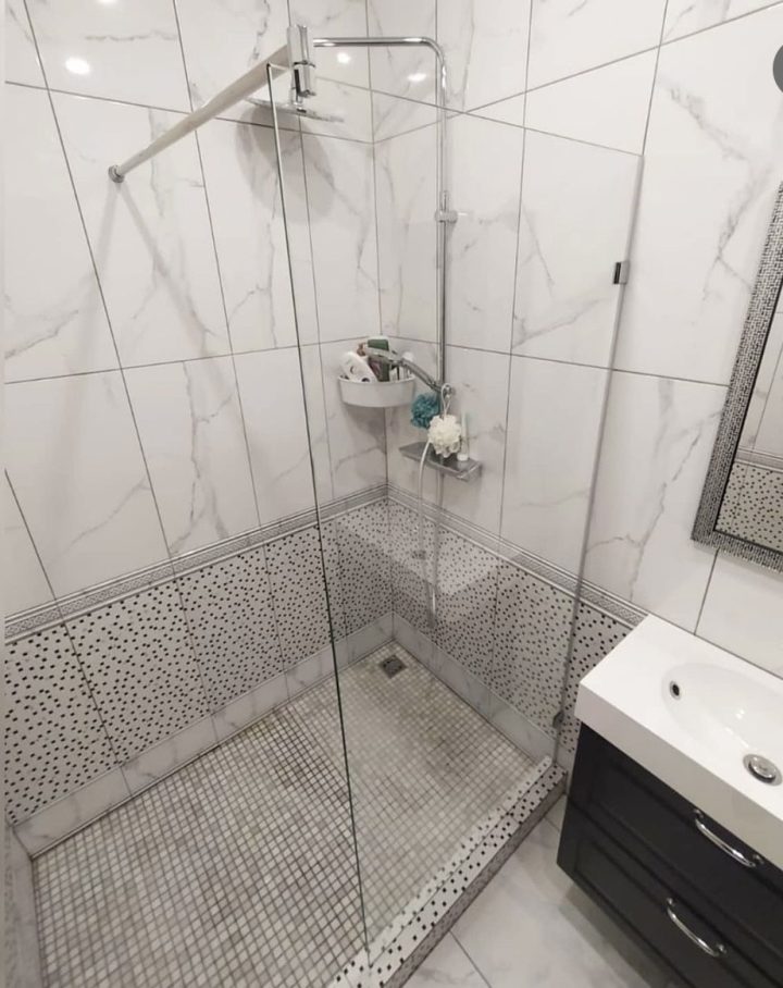 Zuhanyfal és zuhanyajtó